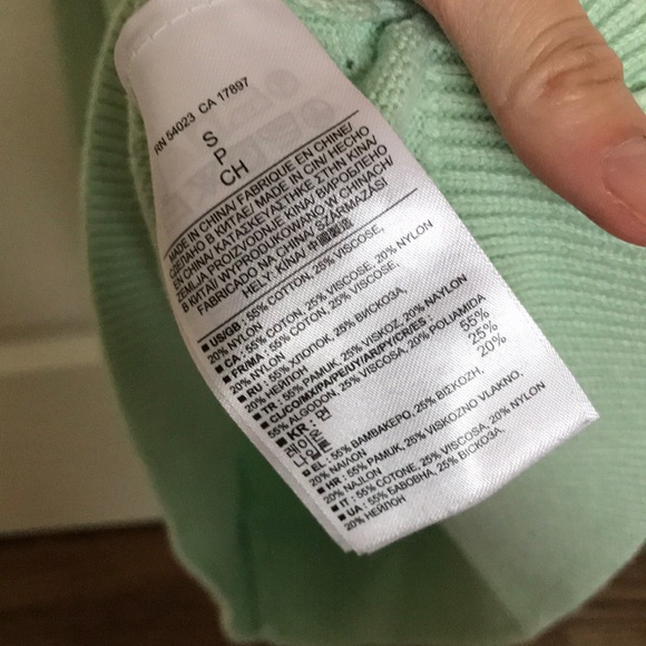 Banana Republic Light Green Roundneck Sweater - Picture 3 of 3